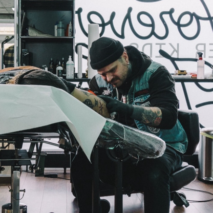 Tatouage avec Kevin : Tradition et Passion