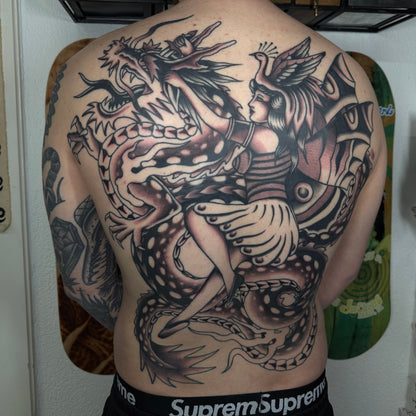 Tatouage avec Kevin : Tradition et Passion